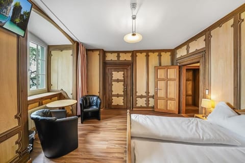 In-room safe, free WiFi, wheelchair access