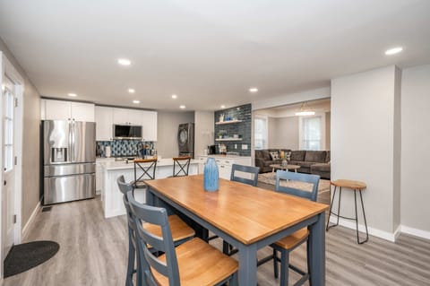 House, Multiple Beds, Patio, Garden View (The Gathering House) | Dining