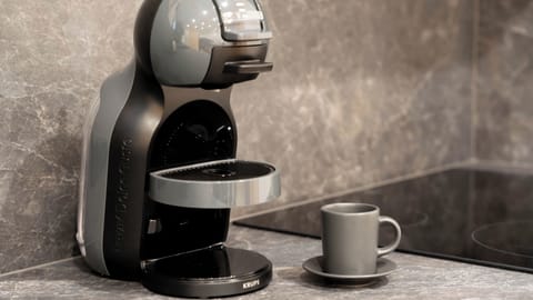 Studio (0 Bedroom) | Bathroom | Shower, bidet, towels