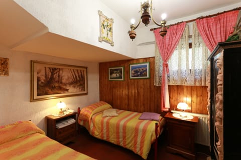 Economy Double or Twin Room, Shared Bathroom, Ground Floor | Blackout drapes, iron/ironing board, free WiFi, bed sheets
