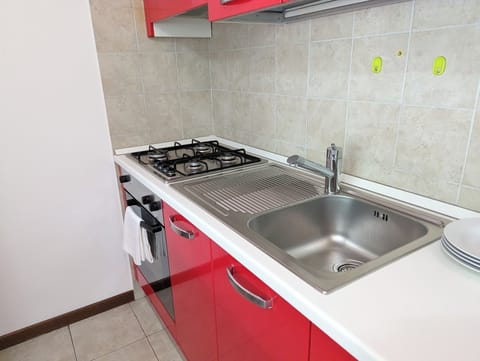 Apartment, Mountain View | Premium bedding, down comforters, iron/ironing board, cribs/infant beds