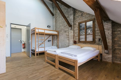 Quadruple Room | Desk, rollaway beds, free WiFi, bed sheets