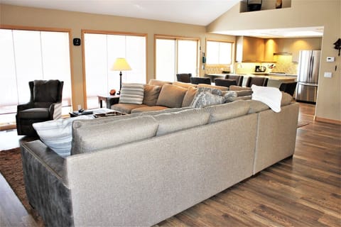 House, 3 Bedrooms | Living area