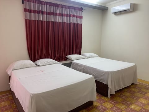 Economy Double Room | Desk, soundproofing, free WiFi, bed sheets