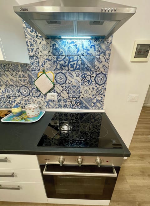 Apartment, Multiple Beds, Pets Allowed | Private kitchen | Fridge, oven, stovetop, dishwasher