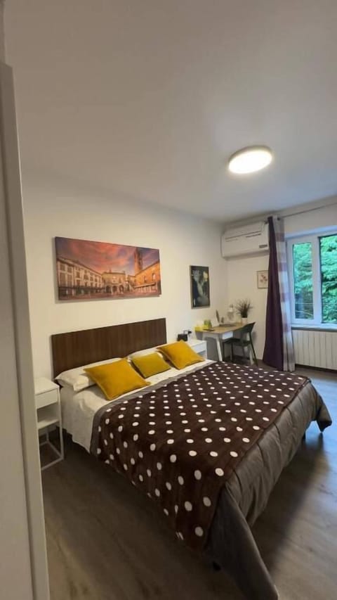 Iron/ironing board, free WiFi