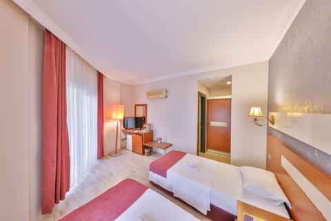 Double or Twin Room | Minibar, soundproofing, iron/ironing board, free WiFi