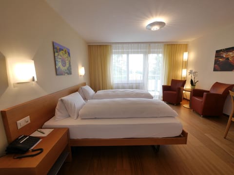 Double Room | In-room safe, individually decorated, individually furnished, desk