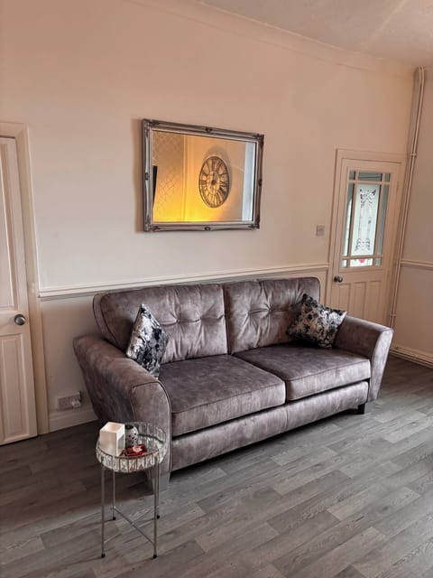 House, 1 Bedroom, Smoking, Terrace | Living area