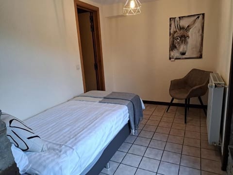 Classic Triple Room | Free WiFi, bed sheets