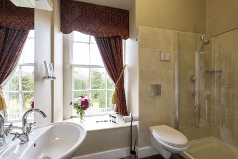 Standard Room | Bathroom | Free toiletries, hair dryer, bathrobes, slippers