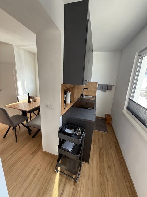 One-Bedroom Apartment Hochwurzen  | Private kitchen | Full-size fridge, oven, stovetop, dishwasher