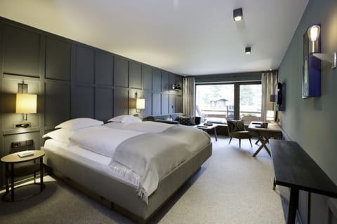 Superior Double Room, 1 Bedroom, Mountain View | Premium bedding, down comforters, minibar, in-room safe