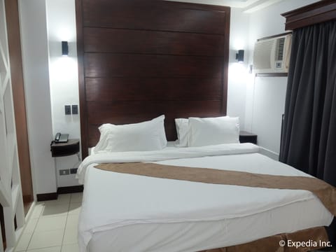 Superior Room | Desk, free WiFi, bed sheets