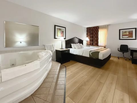 Superior Double Room, 1 King Bed, Hot Tub | Desk, laptop workspace, blackout drapes, iron/ironing board