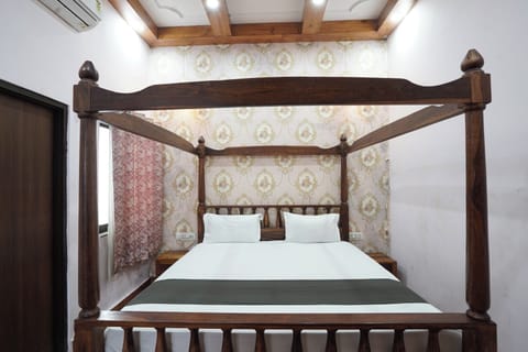 Bungalow | Desk, free WiFi