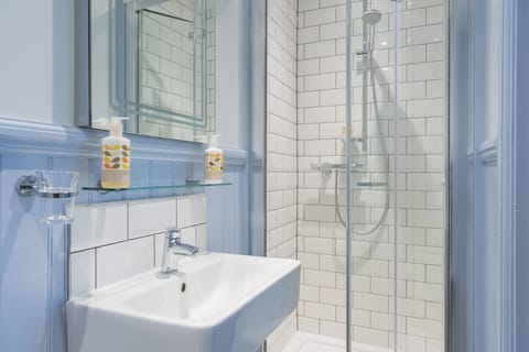 Signature Double Room | Bathroom | Deep soaking tub, free toiletries, hair dryer, towels