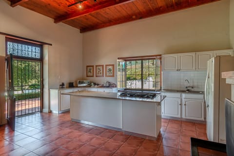 Vineyard Cottage 12 | Private kitchen | Coffee/tea maker, electric kettle