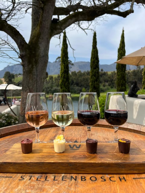 Breakfast, lunch served; international cuisine, garden views 