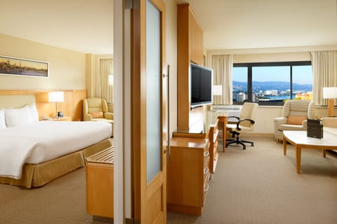 Junior Suite, 1 King Bed | Premium bedding, pillowtop beds, in-room safe, desk