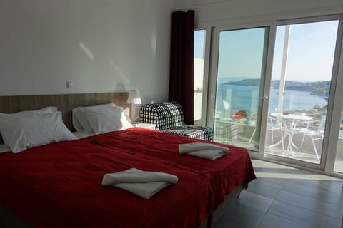 Double or Twin Room, Balcony, Sea View | Premium bedding, pillowtop beds, minibar, in-room safe