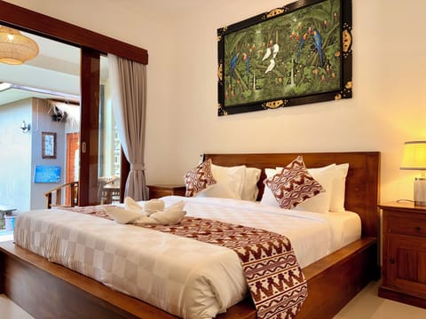 Superior Double Room, Garden View | Desk, free WiFi