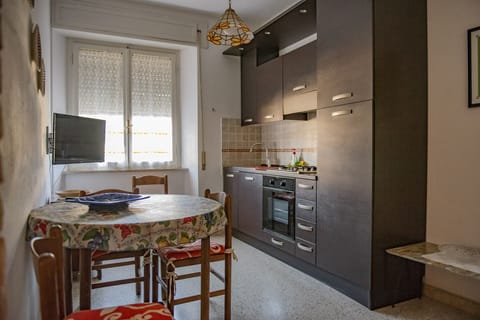 Apartment, 1 Bedroom | Private kitchen | Full-size fridge, oven, stovetop, dishwasher