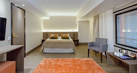 Queen Superior Family with Superpark view (2 adults + 2 children) | Desk, blackout drapes, iron/ironing board, free WiFi