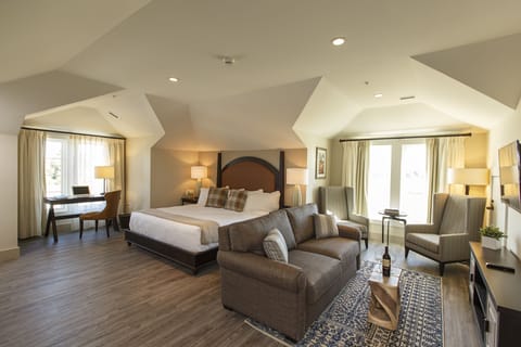 Bay Bridge Suite | Frette Italian sheets, premium bedding, down comforters, pillowtop beds