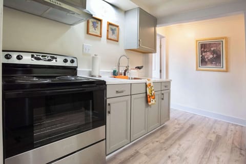 Apartment, Multiple Beds, Kitchen (Mariposa Coral) | Private kitchen