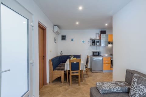 House | Dining