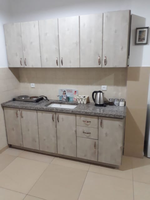 Classic Quadruple Room, 1 Bedroom, Non Smoking, City View | Private kitchen | Fridge, microwave, stovetop, coffee/tea maker