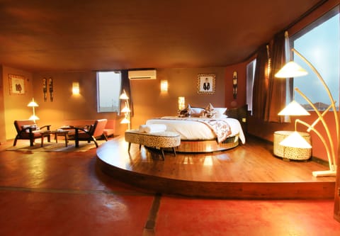 4 bedrooms, minibar, desk, free WiFi