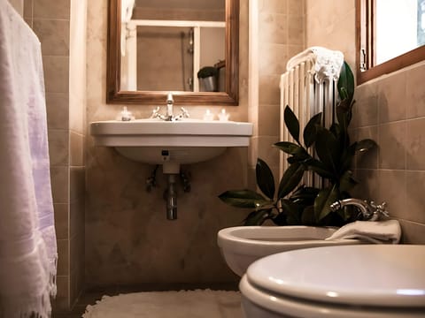 Deluxe Apartment | Free WiFi