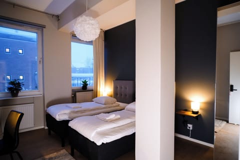 Standard Double Room | Desk, laptop workspace, blackout drapes, soundproofing
