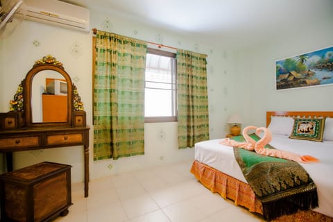 Standard Double Room | Minibar, in-room safe, desk, blackout drapes