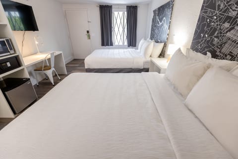 Standard Double Room, 2 Double Beds | Free WiFi, bed sheets