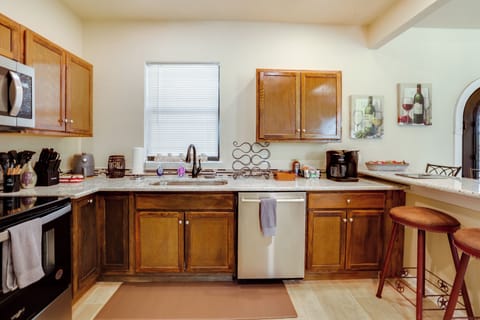 House (2 Bedrooms) | Interior