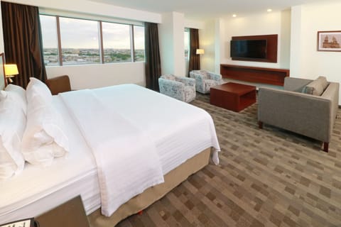 Suite, 1 King Bed | In-room safe, desk, laptop workspace, iron/ironing board