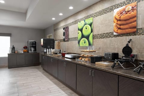 Free daily continental breakfast