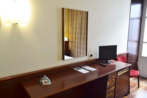 Double or Twin Room | Desk, free WiFi, bed sheets