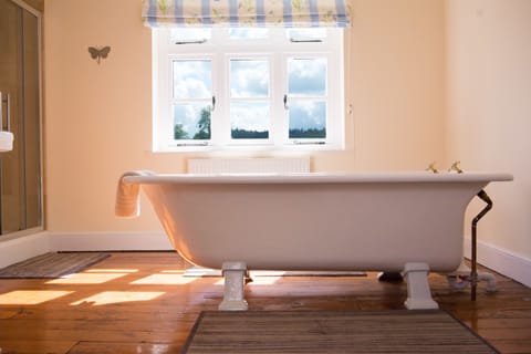 Superior Suite, Bathtub (Four Poster Bed - Second Floor) | Bathroom | Shower, free toiletries, hair dryer, towels