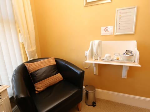 Standard Single Room, Shared Bathroom, Sea View | Desk, iron/ironing board, free WiFi, bed sheets