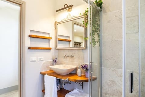 Superior Villa, Garden View | Bathroom