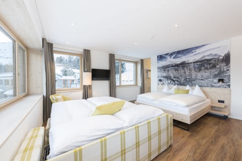 Panorama Family Room | Hypo-allergenic bedding, in-room safe, individually decorated