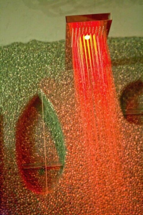 Suite | Bathroom | Free toiletries, hair dryer, bidet, towels