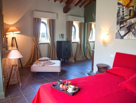 Suite | Minibar, in-room safe, individually furnished, desk