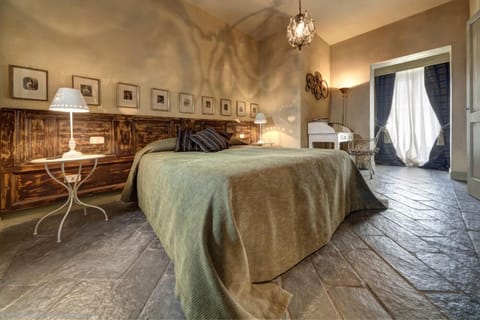 Luxury Apartment, 2 Bedrooms, Private Pool | Minibar, in-room safe, individually furnished, desk