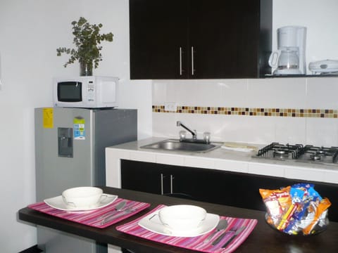 Standard Studio, 1 Bedroom | Private kitchen