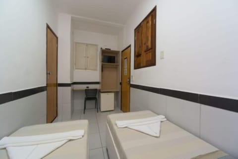 Twin Room | Minibar, desk, free WiFi, bed sheets